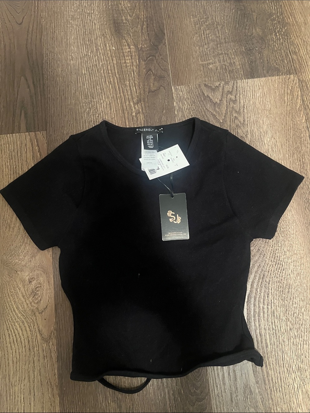 Sincerly Jules Black Backless Short Sleeve Tee